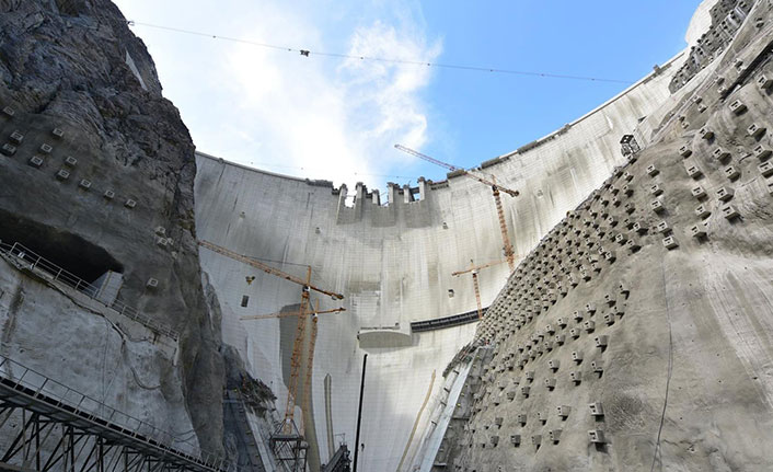 Yusufeli Barajında son beton döküldü