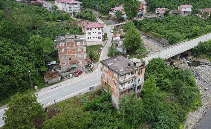 Trabzonda-sel-riski-altYndaki-446-yapYda-yaYYyorlar2.webp
