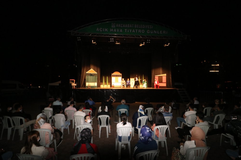 Akçaabat'ta İkinci Açık Hava Tiyatro Günleri