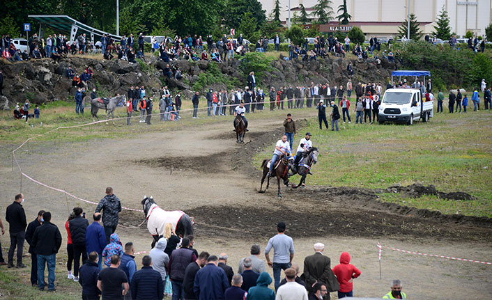 Trabzon'da rahvan at yarışları heyecanı