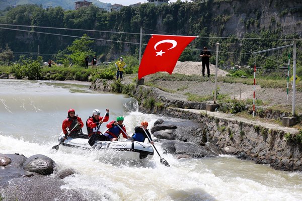 Türkiye Rafting Şampiyonası Rize'de başladı