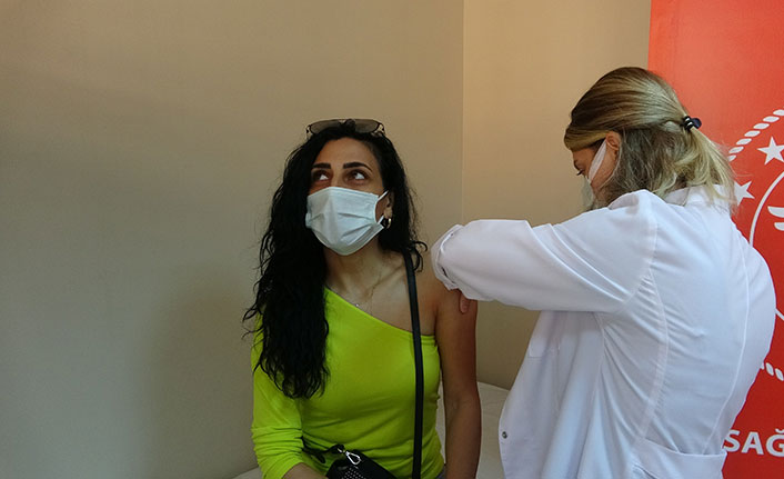 Samsun'da Biontech aşısı uygulanmaya başladı