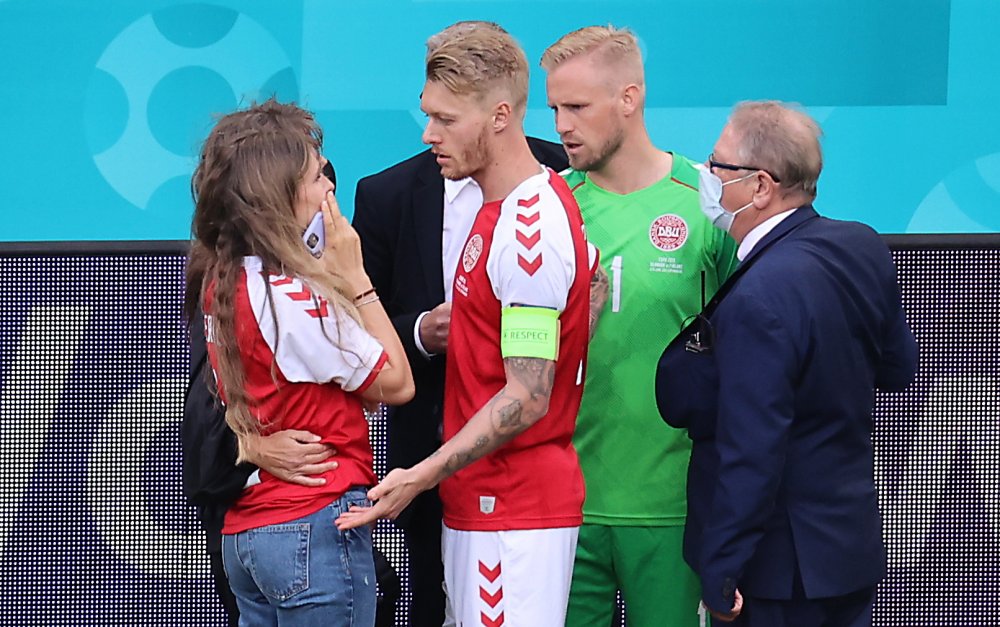 Danimarka Finlandiya maçında korku dolu anlar! Kalp masajı yapıldı
