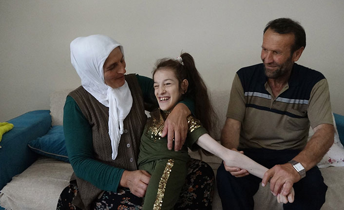 Trabzonlu fedakar anne engelli kızı için yol istiyor