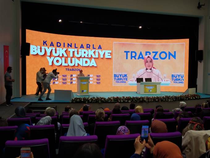 Ak Parti Kadın Kolları heyeti Trabzon’da