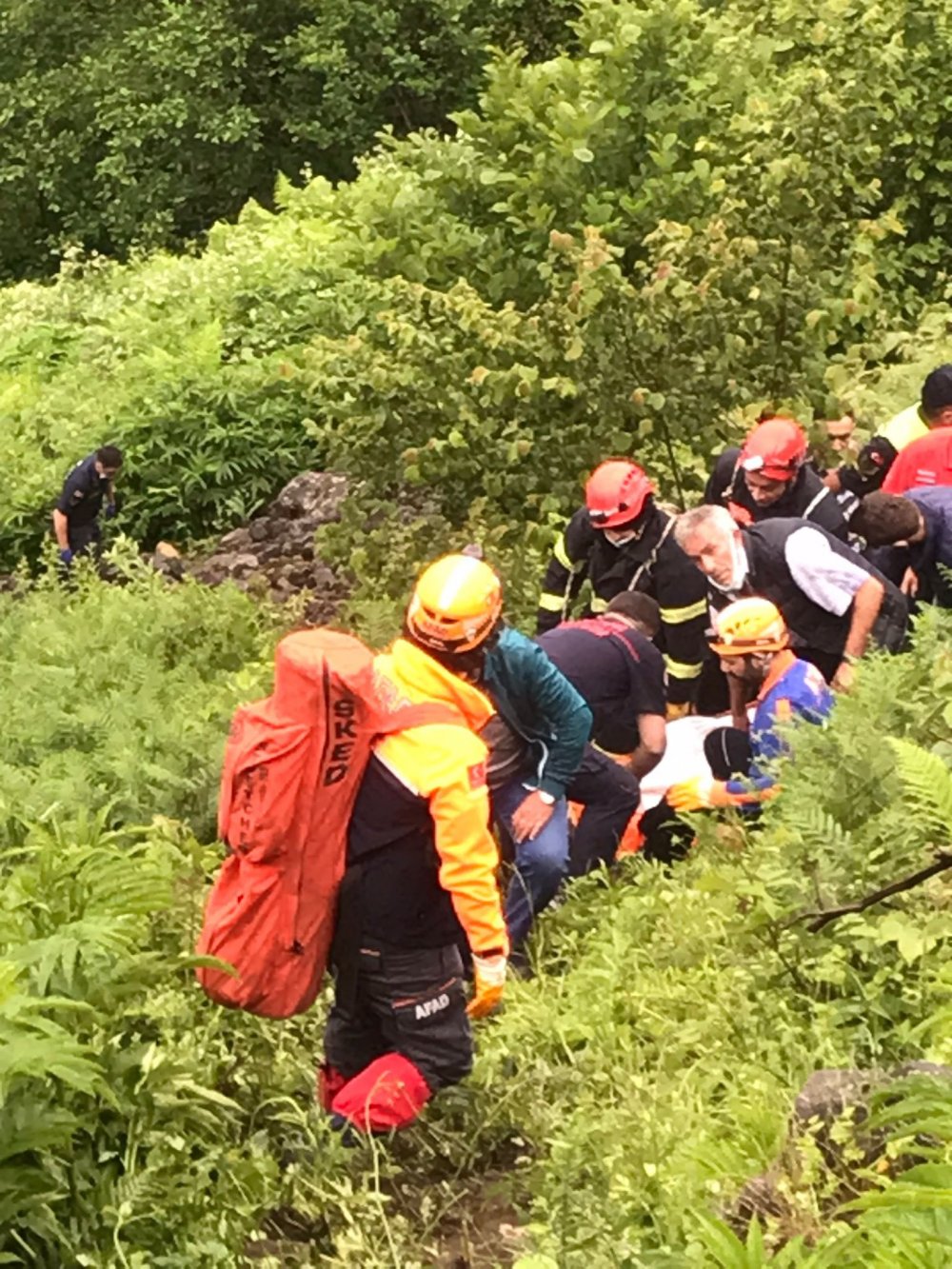 Trabzon'da kamyonet uçuruma devrildi: 1 ölü