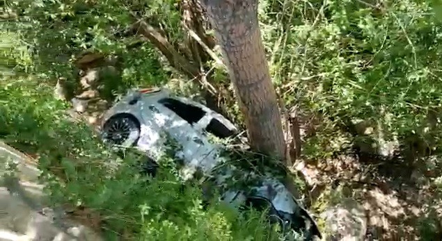 Trabzon plakalı araç Bayburt'ta kaza yaptı! 2 Yaralı