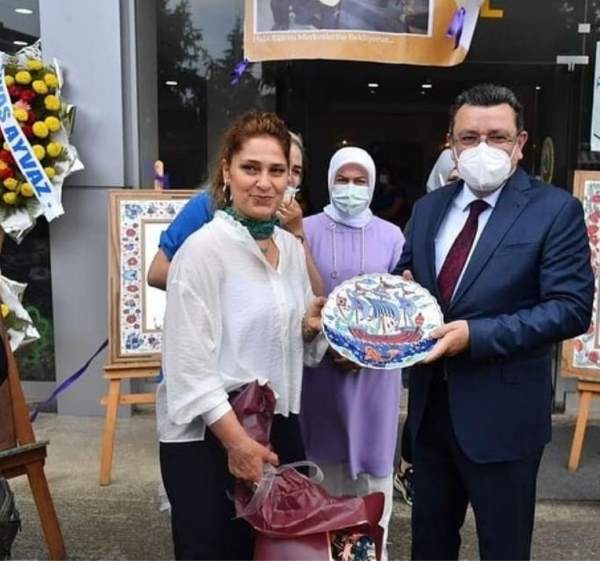 Trabzon’da el emeği göz nuru çiniler görücüye çıktı