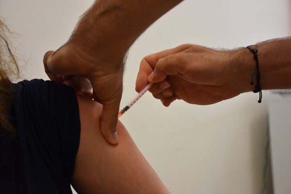 Trabzon'da 3. doz aşı uygulaması başladı