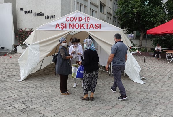 Artvin'de Kovid-19 aşı çadırları kuruldu