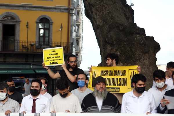Trabzon'da Mısır idam kararı protestosu