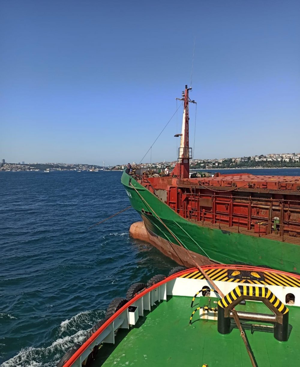 İstanbul Boğazı’nda gemi arıza yaptı