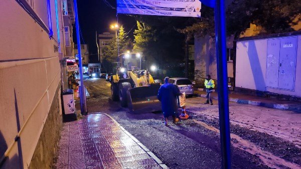 Artvin'de şiddetli yağış! Yollar çamurla kaplandı