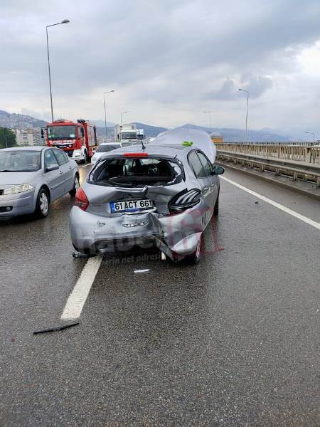 Trabzon’da viyadük üstünde kaza! 3 Yaralı