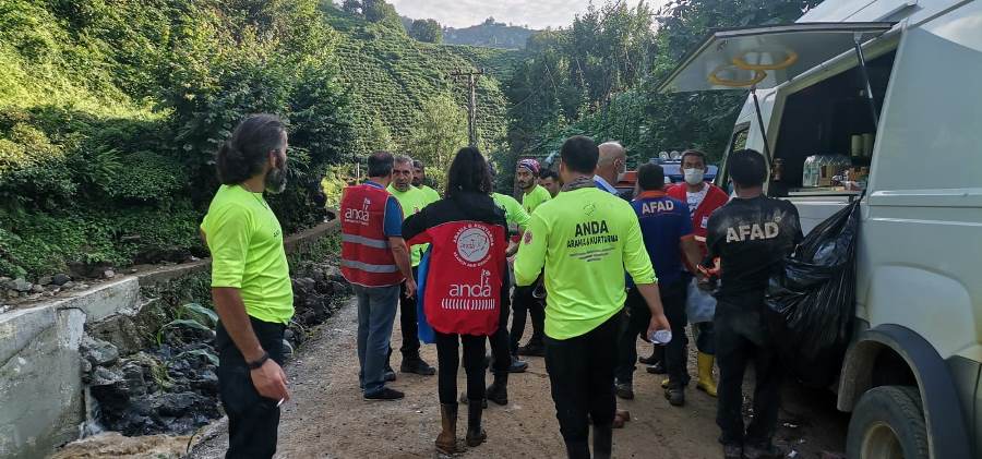Rize’deki sel felaketinin gönüllü kahramanları; ANDA 