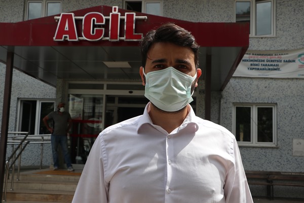 Trabzon'da aşı olmak istemeyen kadını Vali İkna etti