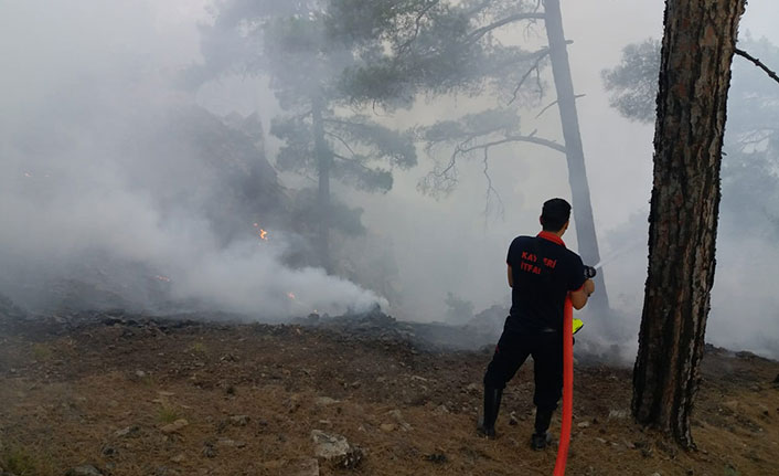 Kayseri’de devam eden orman yangınına 100 kişilik ekiple müdahale