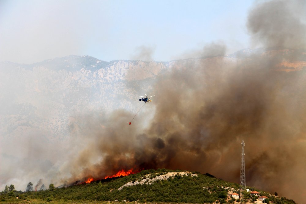 Isparta ve Denizli'de orman yangını