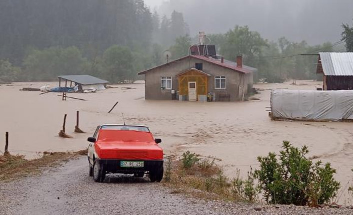 Karadeniz'i sel felaketi vurdu! Ölü sayısı artıyor