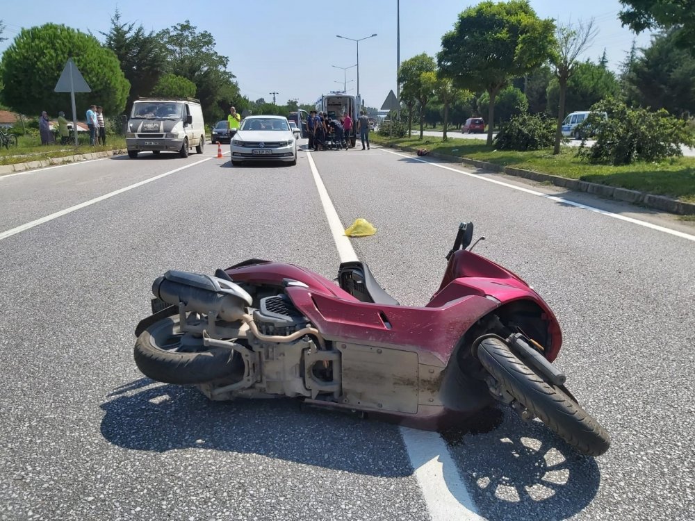 Otomobil motosiklete çarptı: 1 yaralı