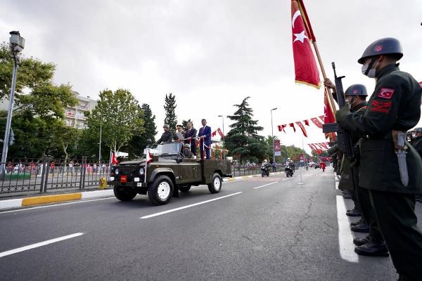 Başkan İmamoğlu: “Umarım asırlık cumhuriyetimize layık bir nesil oluruz”