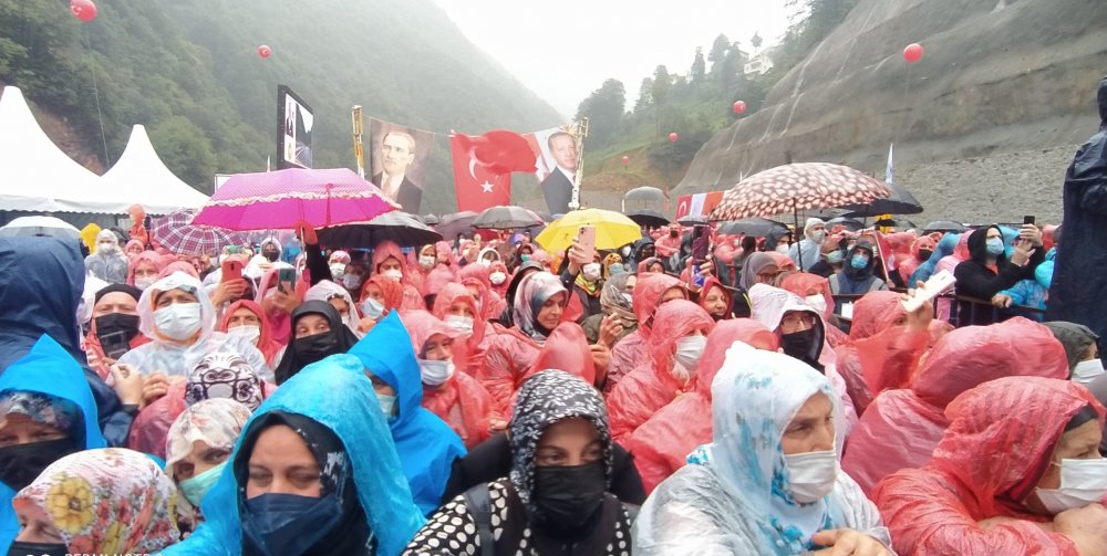 Cumhurbaşkanı Erdoğan Rize'de!  İyidere-İkizdere Yolu ve Tünellerini açtı