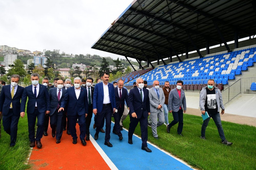 Binali Yıldırım ve Bakan Kurum Millet Bahçesi’nde