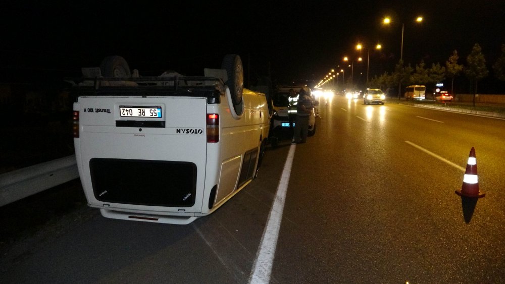 Fındık yüklü minibüs takla attı! 3 Yaralı