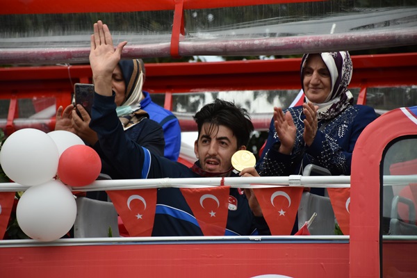 Abdullah ve Ali Öztürk'ün ailesinden engelli bireylerin ailelerine çağrı