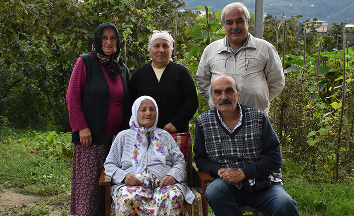 Trabzonlu Zehra nine 94 yaşında yeniden hayata tutundu