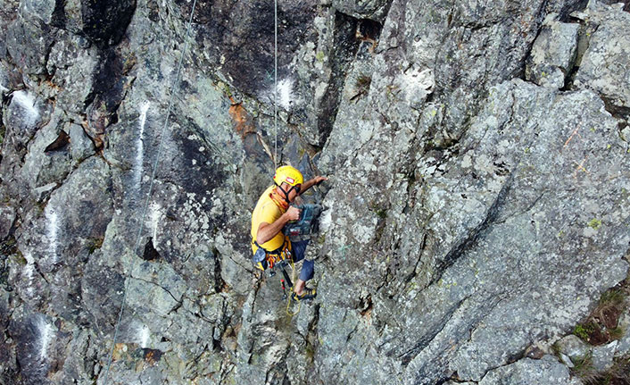 Milli dağcı Tunç Fındık Yoroz Tepesi’ne 10 rota açtı