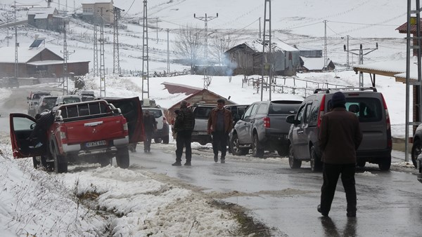 Trabzon'da karla kaplı Barma Yaylası’nda yıkım gerginliği