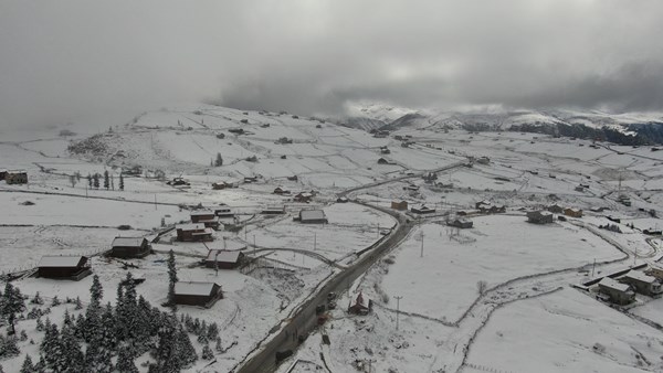 Trabzon'da karla kaplı Barma Yaylası’nda yıkım gerginliği