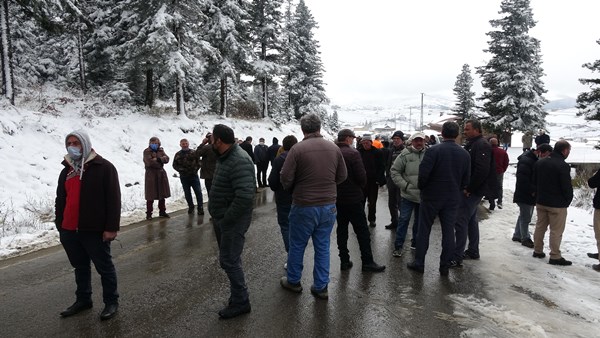 Trabzon'da karla kaplı Barma Yaylası’nda yıkım gerginliği