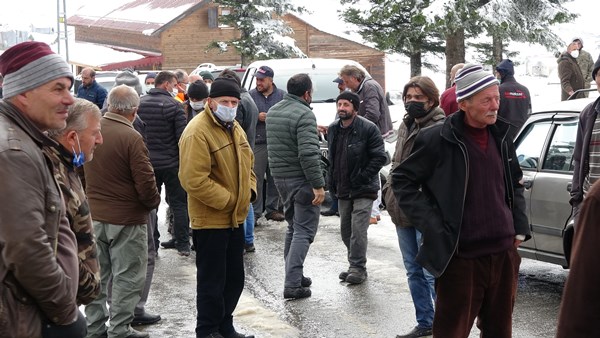 Trabzon'da karla kaplı Barma Yaylası’nda yıkım gerginliği