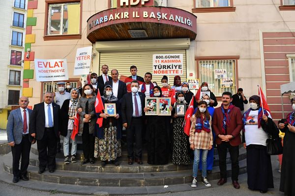 Başkan Genç'ten Diyarbakır annelerine ziyaret! 