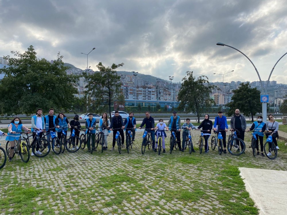 DEVA Partisi Trabzon'dan zamlara bisikletli protesto