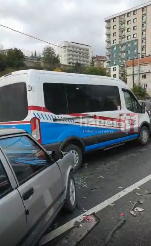 Trabzon’da 4 araç birbirine girdi! 8 Yaralı