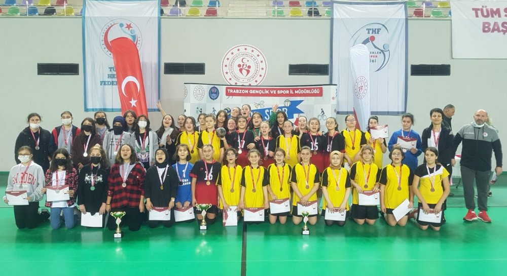 Trabzon'da Hentbol'da dereceye giren okullar belli oldu
