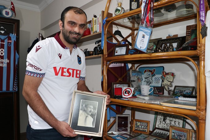 Trabzonspor taraftarı evini müzeye çevirdi