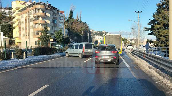 Trabzon'da buzlanma kaza getirdi! 2 kaza 4 yaralı