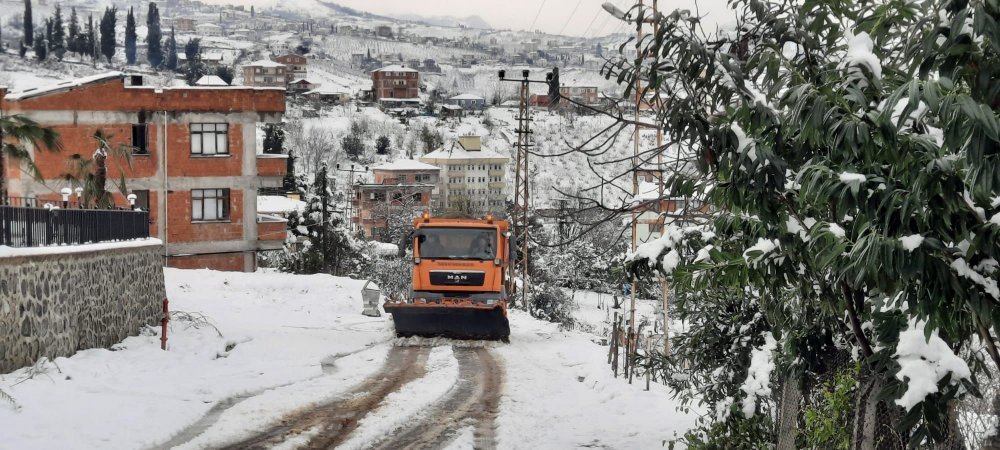 Doğu Karadeniz’de kar esareti; 366 yol kapandı