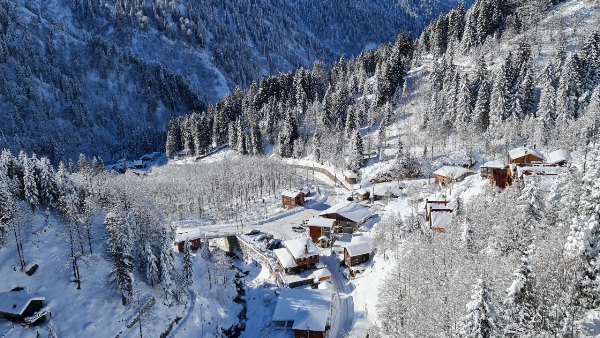 Rize'de 43 köy yolu ulaşıma kapandı