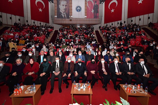 Trabzon’da Mehmet Akif Ersoy’un anısına Uğur Işılak konseri