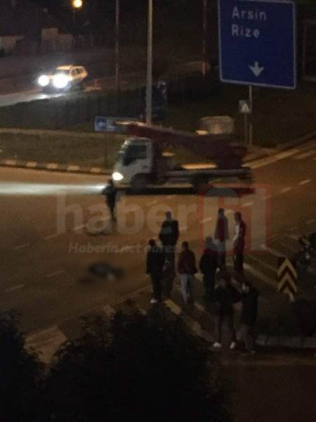 Trabzon'da yine aynı kavşak yine kaza! Genç kıza çarptı kaçtı