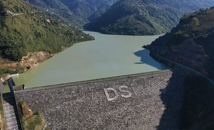 Aralarında 67 km mesafe olan iki barajın su seviyeleri şaşırtıyor