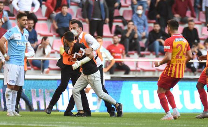 Maçta sahaya girip Bakasetas'ın üzerine yürümüştü, 4 yıl hapsi isteniyor!