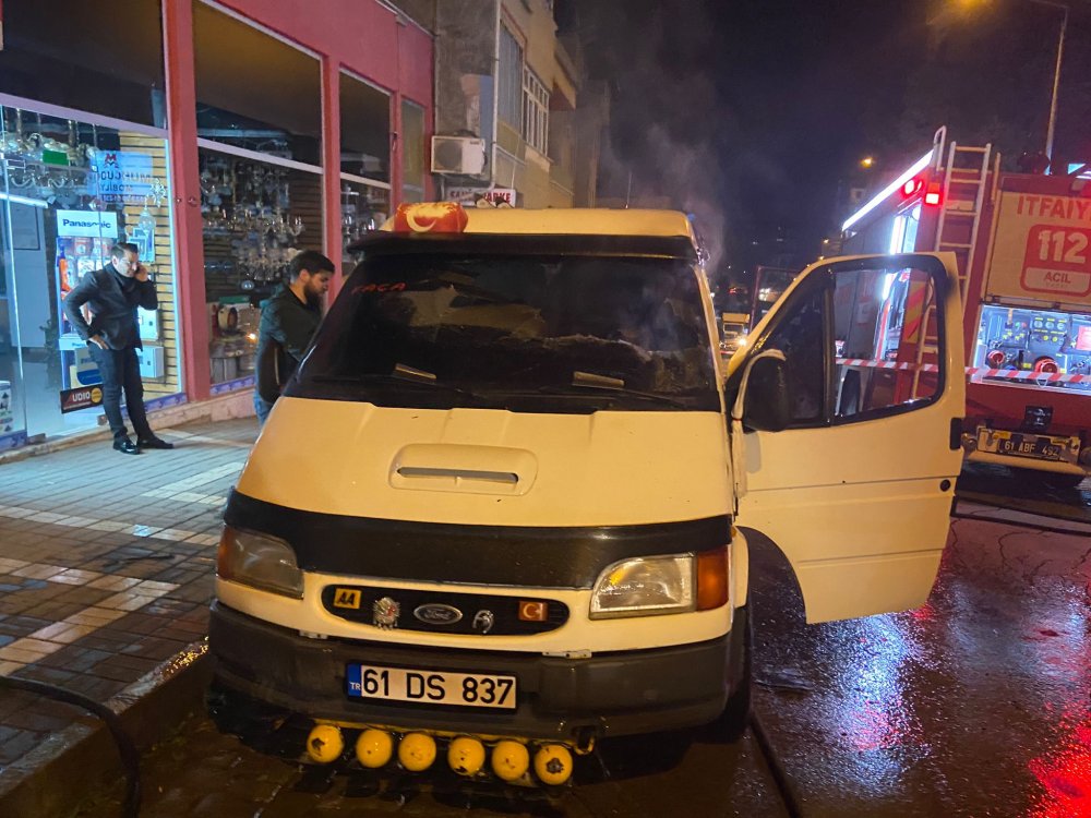 Trabzon'da araç yangını