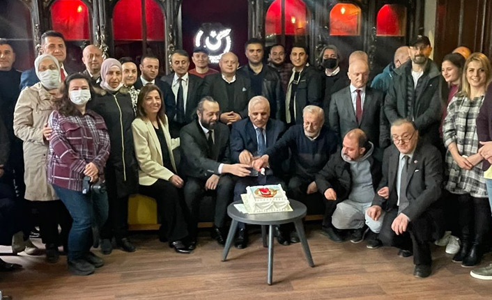 Zorluoğlu gazeteciler gününü kutladı