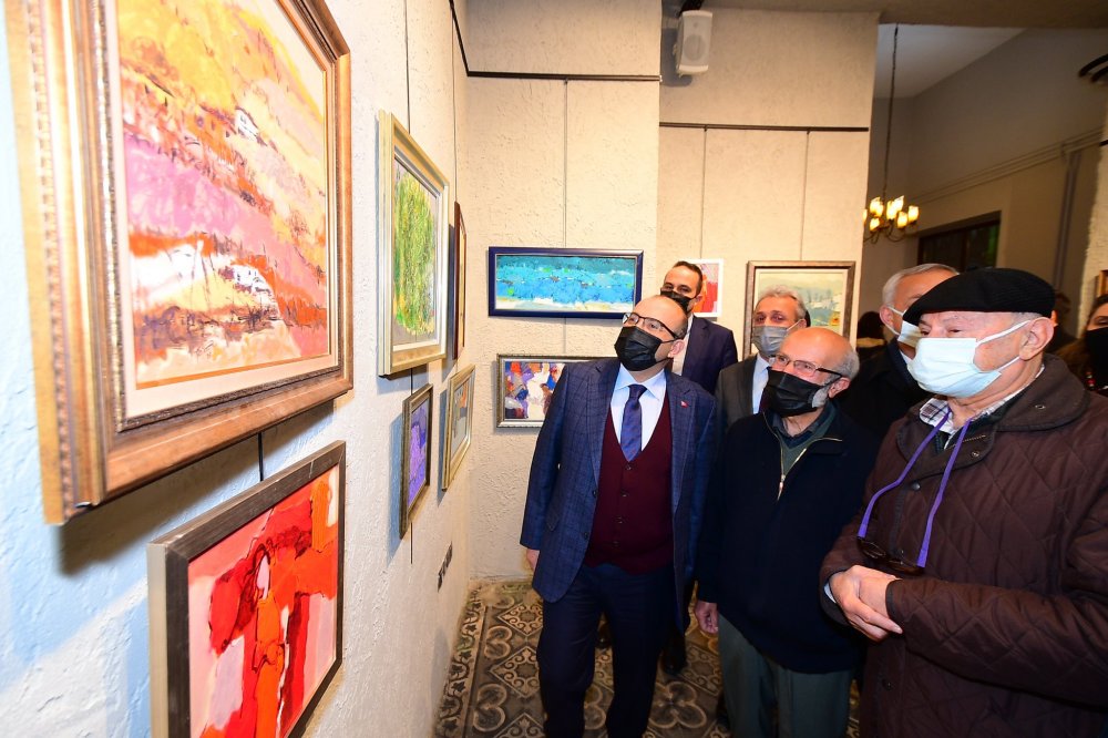 Trabzonlu 80 yaşındaki ressam eserlerini sergiledi